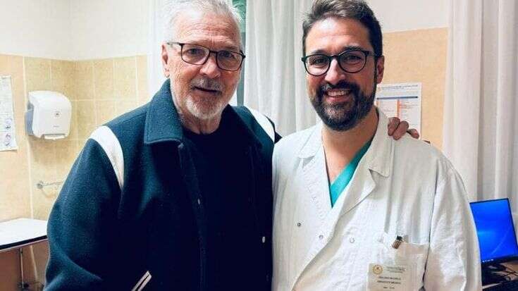 Stefano Tacconi torna nell’ospedale di San Pio a un anno dalle dimissioni: “Qui ho ricominciato a camminare”