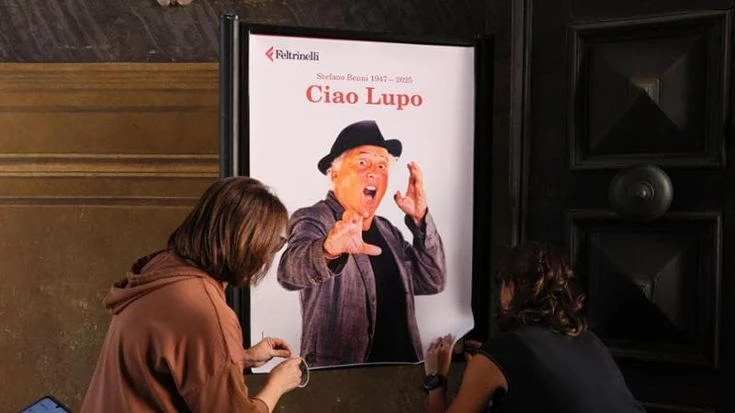Addio a Stefano Benni. Pennac: “Non potevo lasciarlo partire da solo”. Il pianto del figlio. Diretta