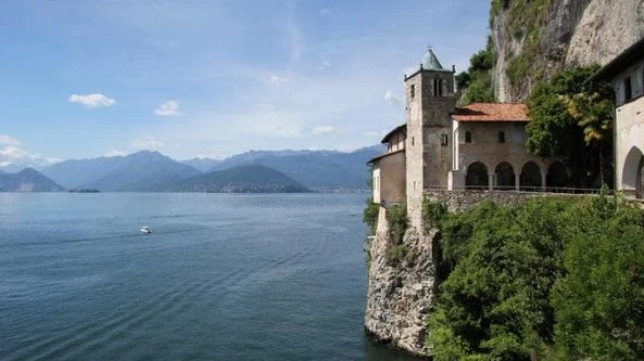 Eremo di Santa Caterina del Sasso: il gioiello del Lago Maggiore