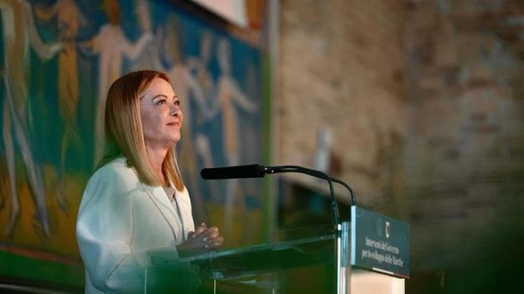 Vino, Meloni rassicura le aziende dopo i dazi: “Strategia nazionale a tutela dei produttori”