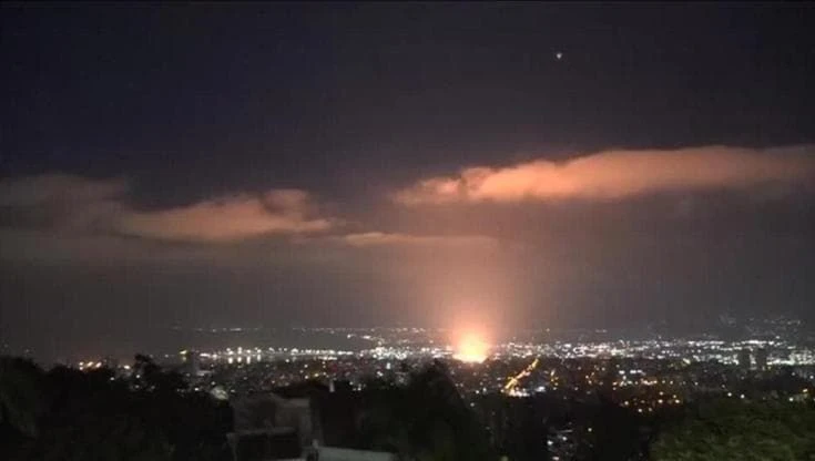 Colpita Haifa nella notte: le immagini del missile che l'Iron dome non riesce a intercettare