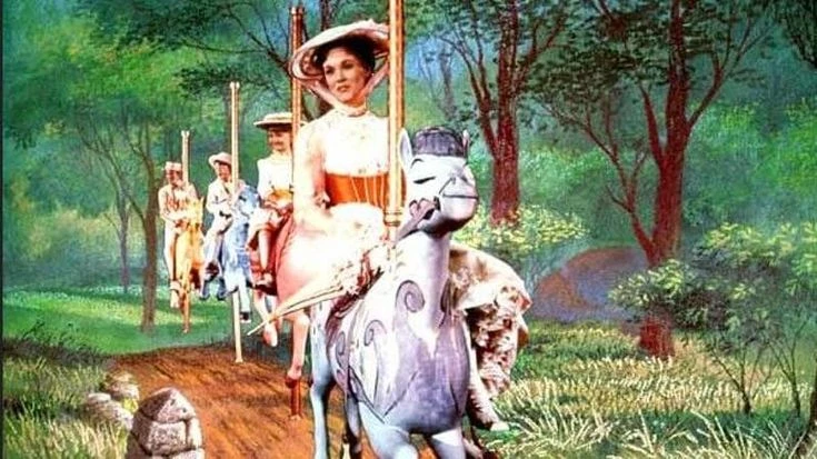Mary Poppins non è più un film per tutti: in Gran Bretagna scatta il divieto ai minori di 12 anni per ‘linguaggio discriminatorio’