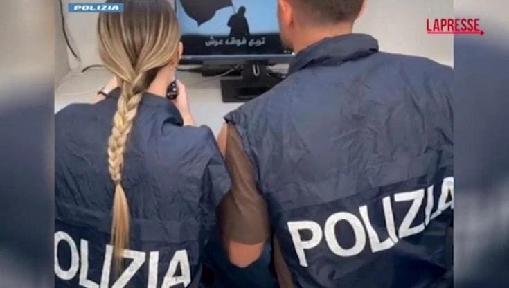 Pavia, arrestata 17enne: era legata a gruppi jihadisti online