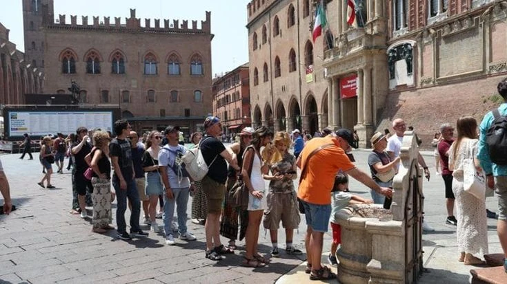 Meteo, Caronte infuoca l’Italia: picchi di 40 gradi e afa tropicale fino a Ferragosto