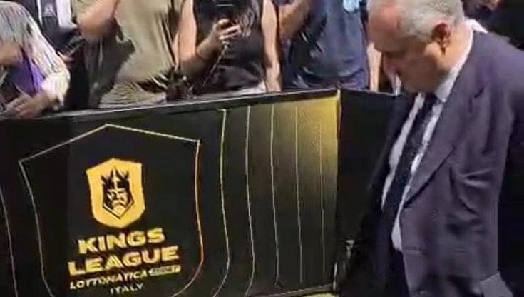 Lotito sbaglia clamorosamente due gol a porta vuota da pochi passi
