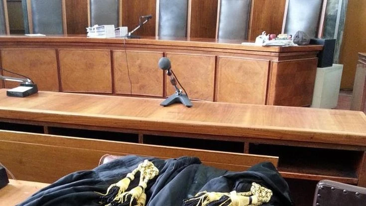 Ancona, aggredì la moglie con coltello e acido, lasciandola quasi cieca: condannato a nove anni
