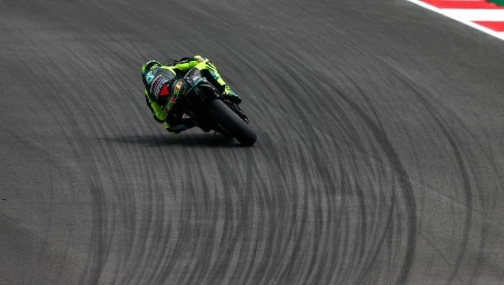 MotoGp, al Mugello si correrà a porte chiuse. Rossi: 