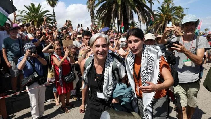 L’ex sindaca di Barcellona: “Contro la vergogna Ue noi difendiamo i diritti di tutti”