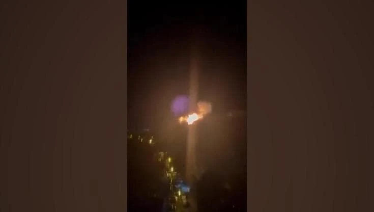 Drone russo colpisce un palazzo in Romania: il momento dell'esplosione a Galati