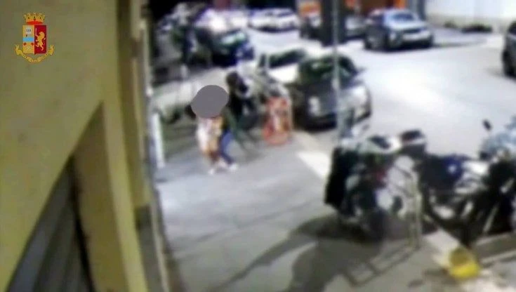 Molestava le donne seguendole in monopattino, condannato a 6 anni e 10 mesi: 