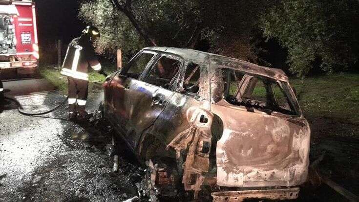 Foggia, 47enne morta carbonizzata in un incidente: il marito ora è indagato per omicidio. Era alla guida dell’auto ed è rimasto ustionato