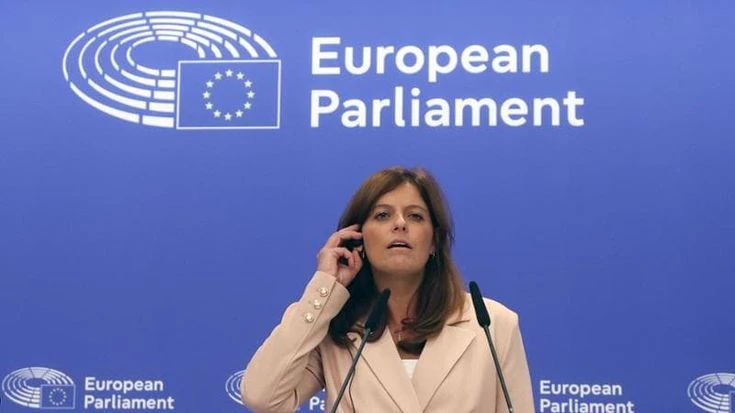Salis, Weber (Ppe): “Giusto revocarle l’immunità”. L’eurodeputata: “Sarò in Aula a testa alta”