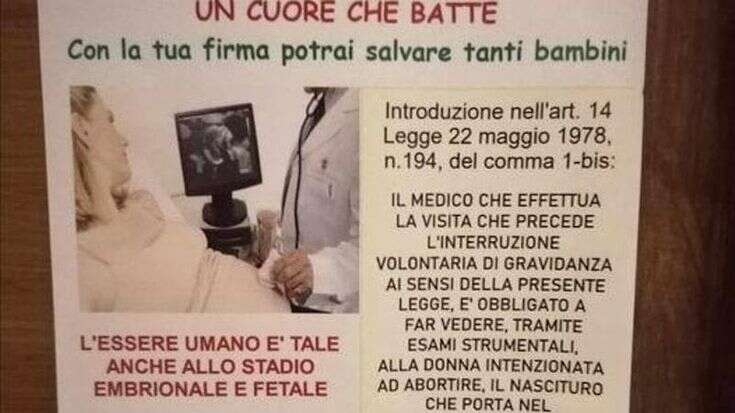 In chiesa i volantini per chiedere di obbligare le donne che abortiscono ad ascoltare il battito del feto. La denuncia di Luca Paladini (lista Majorino): “Crudeltà inaudita”