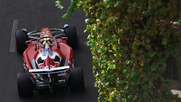 Hamilton miglior tempo, poi Leclerc: le Ferrari volano nelle libere a Baku