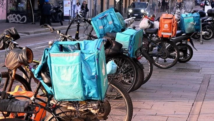 Emilia-Romagna, via all’ordinanza anti-caldo: tutelati anche i rider
