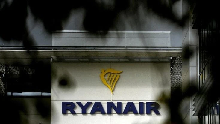 Ryanair darà 5 cm in più per il bagaglio sotto il sedile