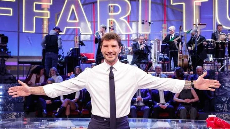 Stefano De Martino, l’anno d’oro: da “Affari tuoi” a “Stasera tutto è possibile”. Ecco le pagelle
