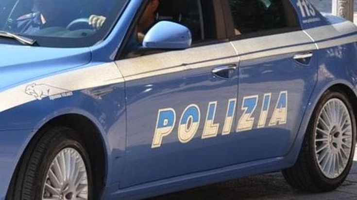 Udine, donna uccisa in casa: sospetti sull’ex che muore in un incidente stradale mentre lo cercano