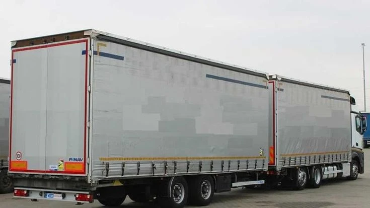 Contatta una escort mentre è in pausa sul suo camion: ma lei con due complici lo rapina