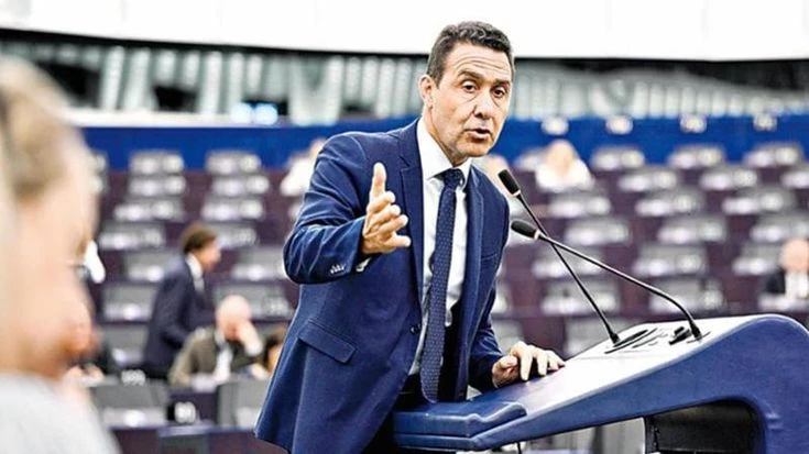 Vannacci riscrive la storia del fascismo: “La Marcia su Roma non fu un colpo di Stato”