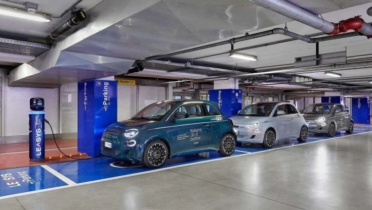 Car sharing, a Roma con la 500 elettrica