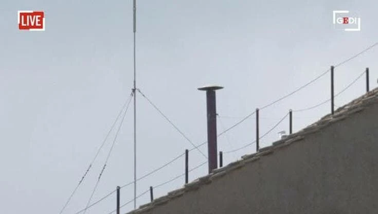 Conclave, attesa per la fumata dal comignolo della Cappella Sistina - in diretta