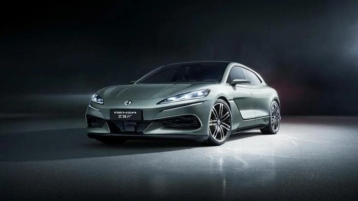 Denza auto ufficiale del Salone nautico internazionale di Genova che parte oggi