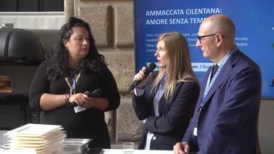 Ammaccata Cilentana, amore senza tempo: la lezione-show all'Arena della pizza