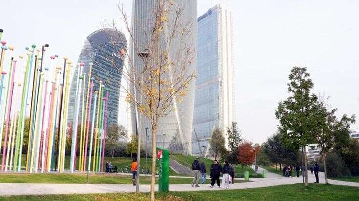 Come sta cambiando lo smart working a Milano: cresce nelle grandi aziende, ma funziona se non è solo lavoro da remoto