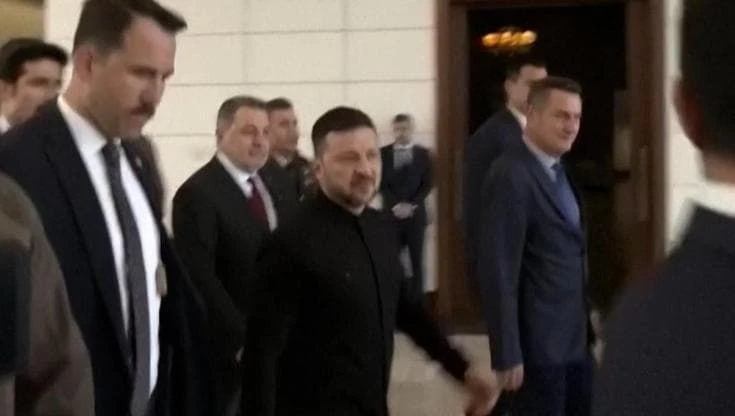 Zelensky arriva ad Ankara, il messaggio a Putin: 