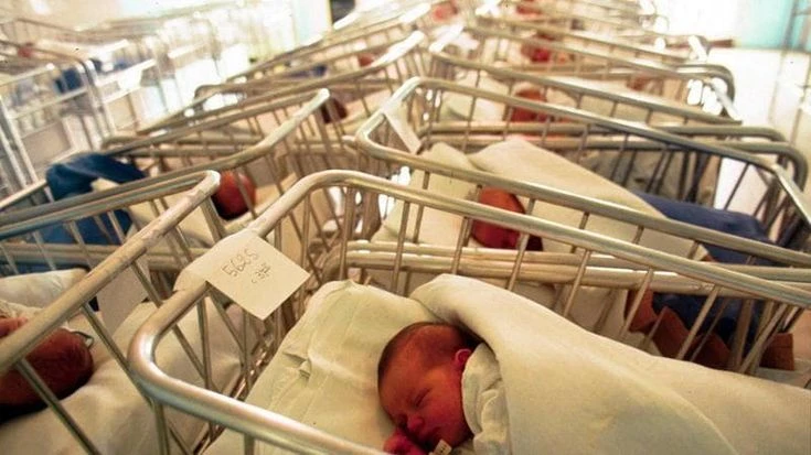 Dalla culla alla maggiore età, crescere un figlio costa 156mila euro