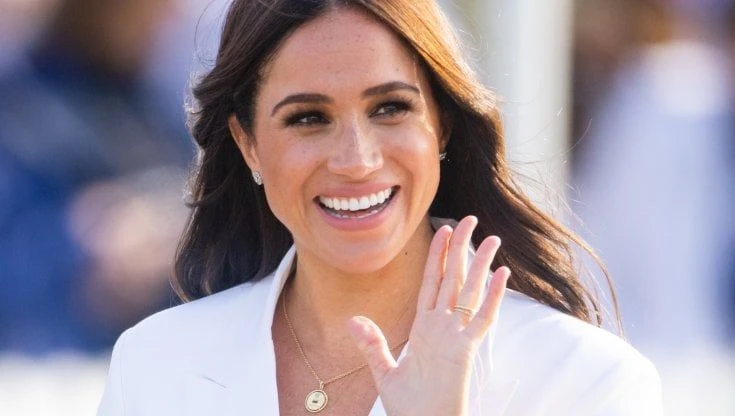 Meghan Markle compie 42 anni. Ma quanto vale oggi?