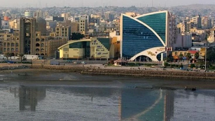Iran, forte esplosione nel porto di Bandar Abbas