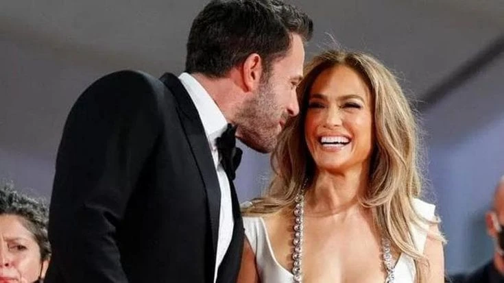 Ben Affleck e Jennifer Lopez sempre più lontani: l’attore ha traslocato dalla villa a Beverly Hills