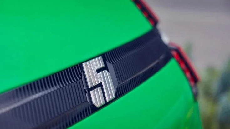 Renault, obiettivi finanziari in calo ma vendite in rialzo. Bene la R5 in attesa della Twingo