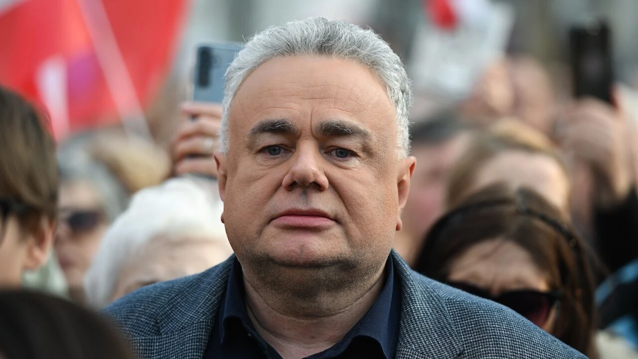 Zakręcony kurek dla Republiki. Sakiewicz grozi sądem
