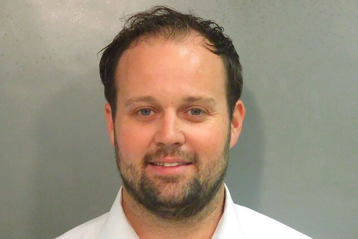 Josh Duggar ‘signing autographs’ for fellow inmates