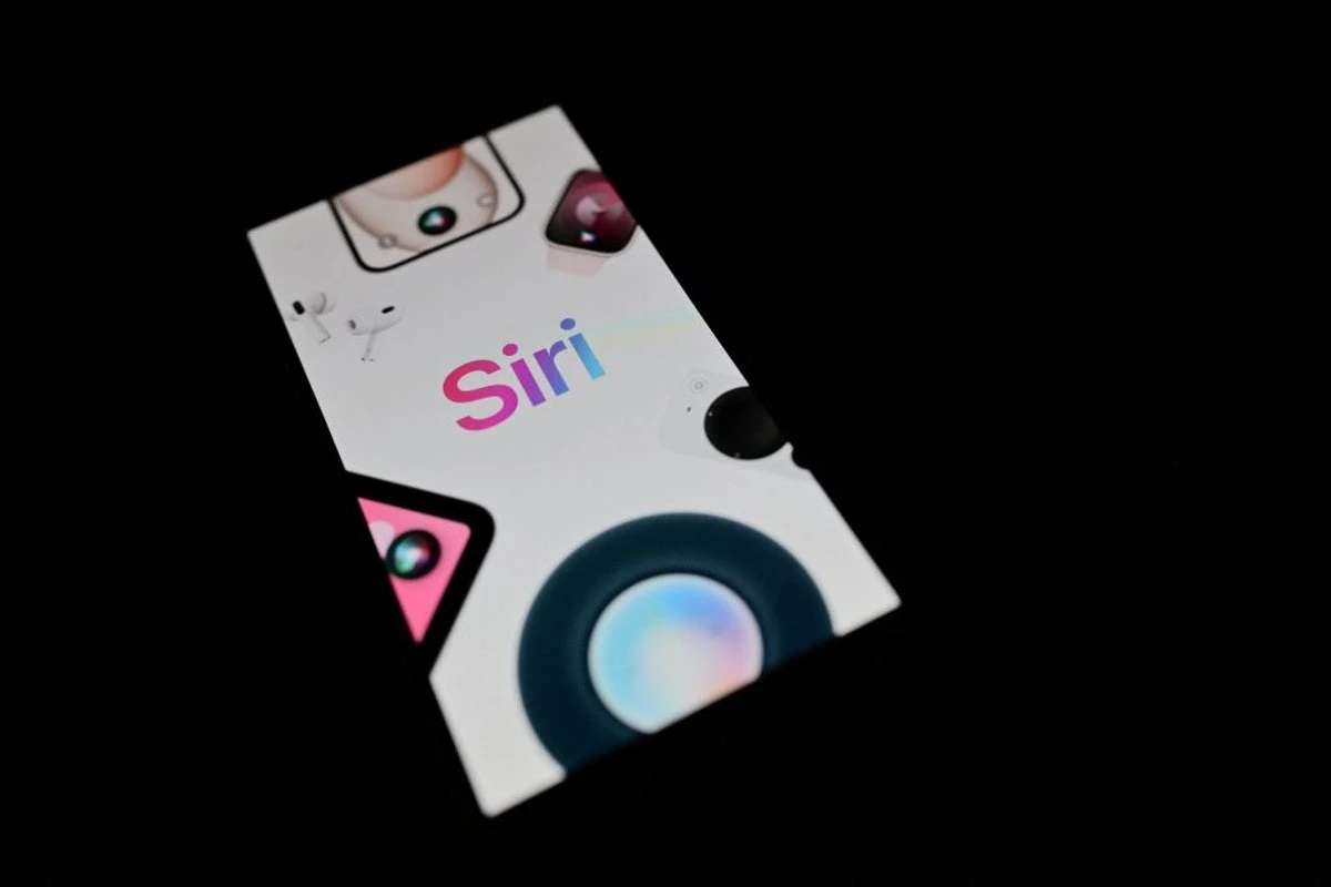 Apple plans AI revamp of Siri to rival ChatGPT