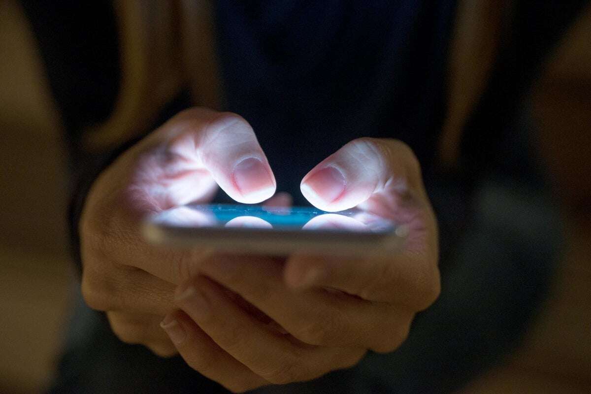 FBI gives warning to iPhone and Android users over ‘smishing’ texts