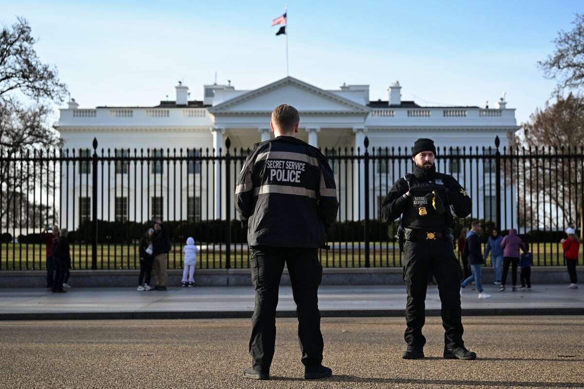 Secret Service agents shoot man armed with BB gun outside White House