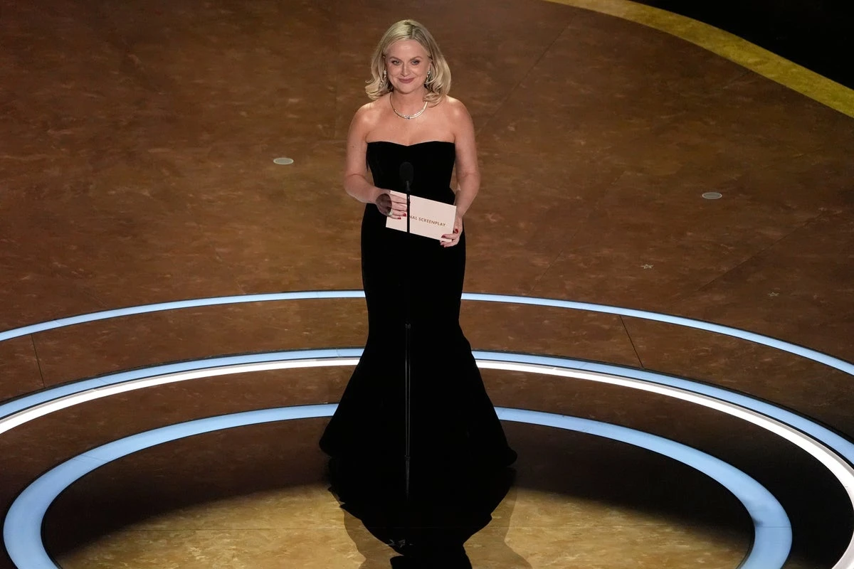 Amy Poehler criticises the Oscars for failing to recognise comedy