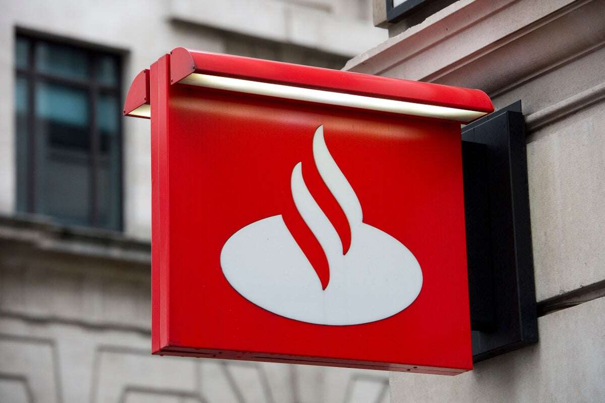 Santander users hit by outage affecting banking app and other services