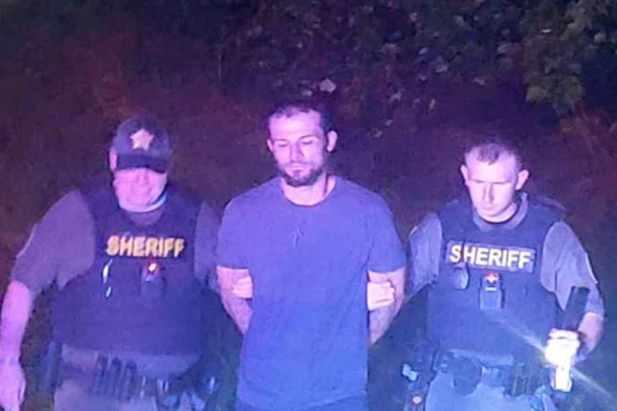 Suspect runs from police then asks for help after getting lost