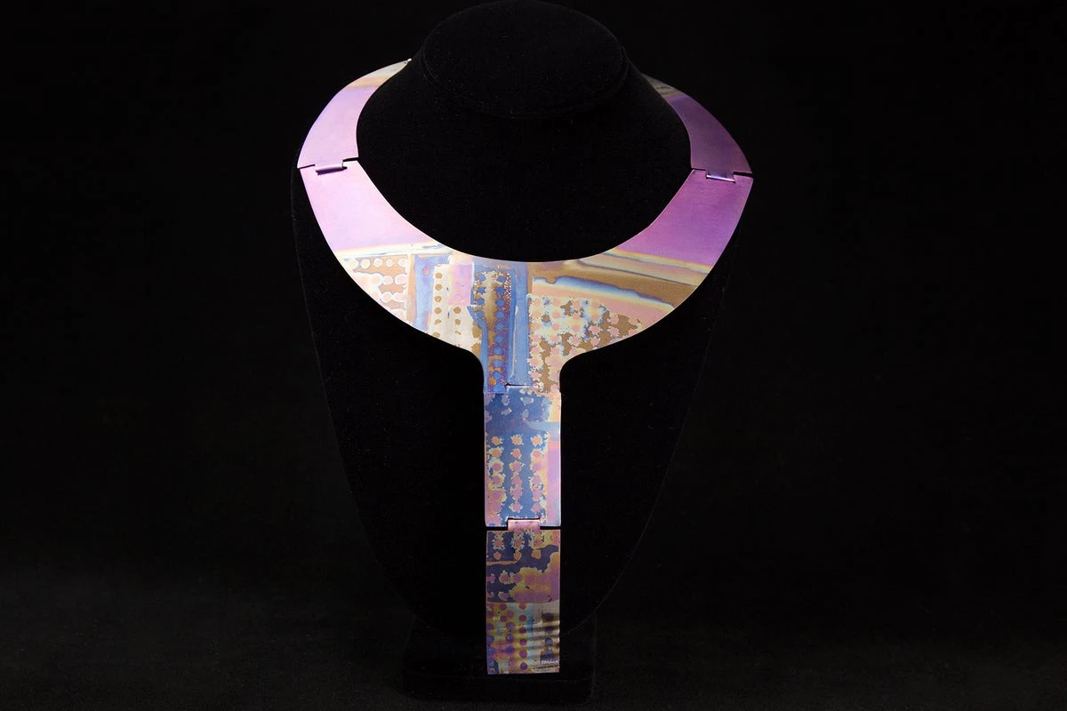 Thieves raid California museum days before infamous Louvre heist