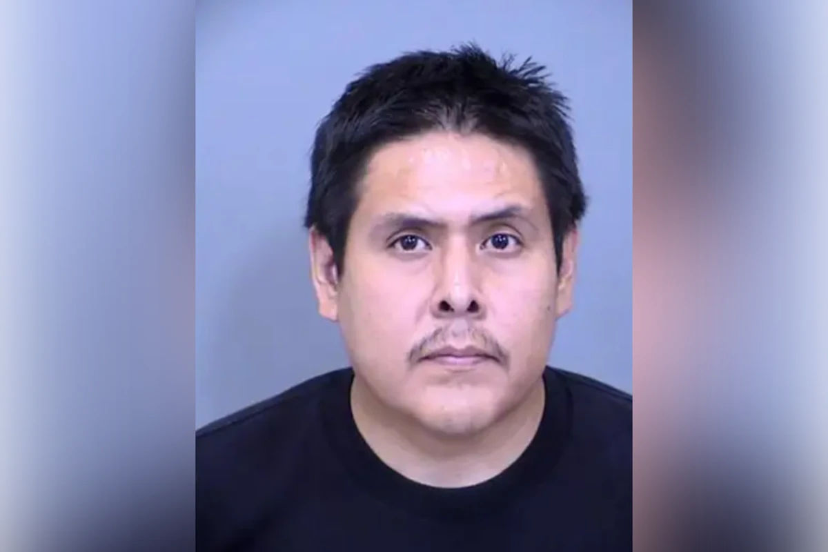 Dad left four little kids in car as temperature soared to 125: cops