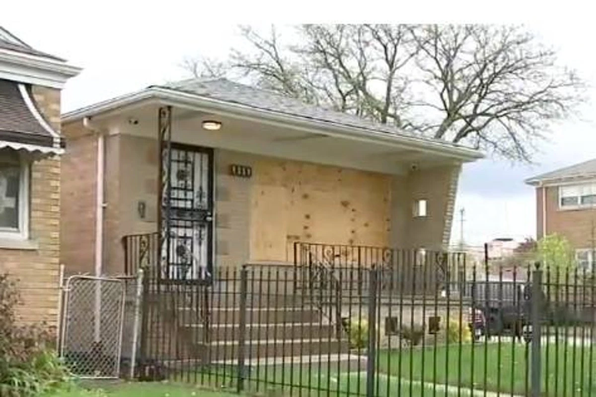 Squatters refused to leave a Chicago man’s property so he moved in