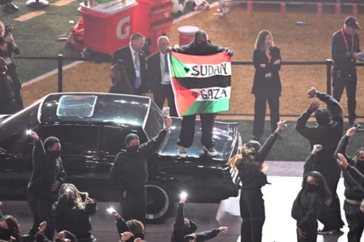 Man allegedly shot by ex-NFL star was Super Bowl halftime protester
