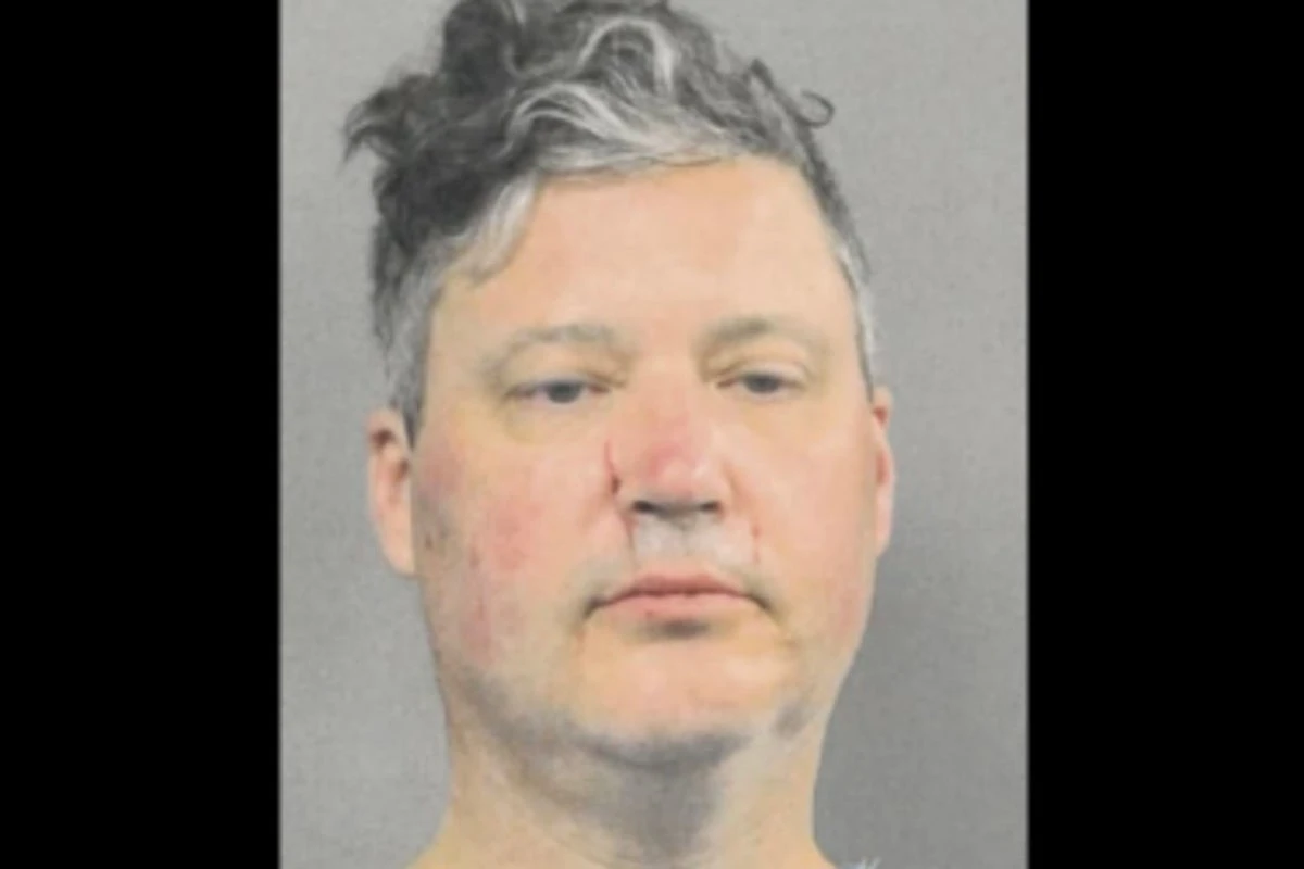 Meteorologist charged with domestic abuse and child endangerment