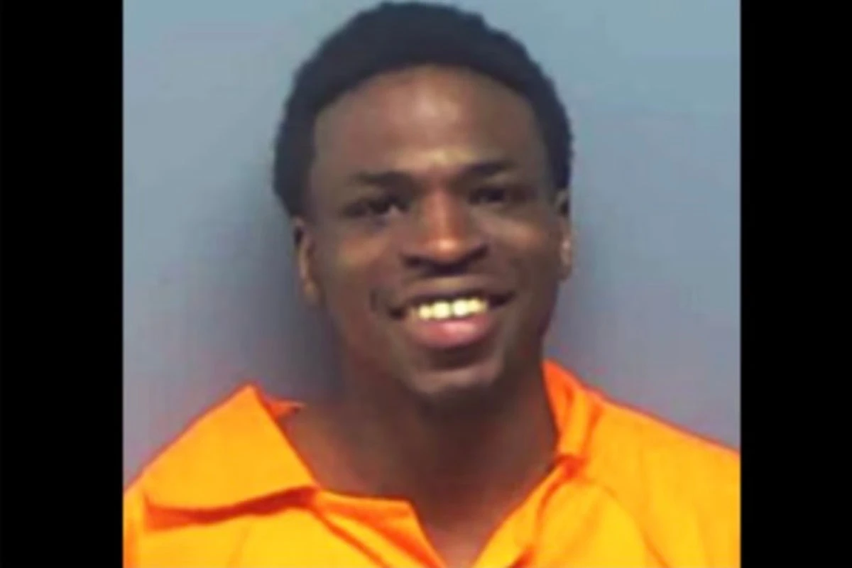 Louisiana jail sees a murder suspect scale the fence and escape