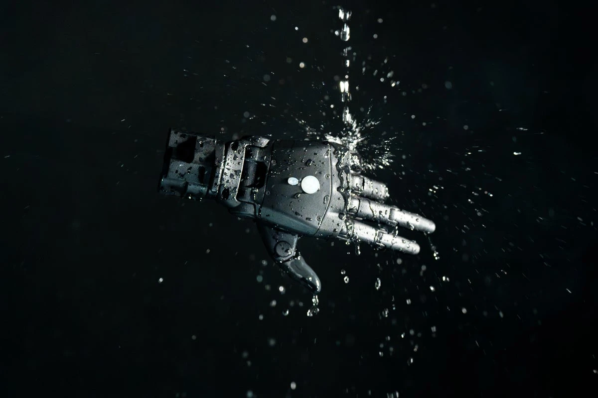 World’s most advanced bionic arm can crawl around on its own